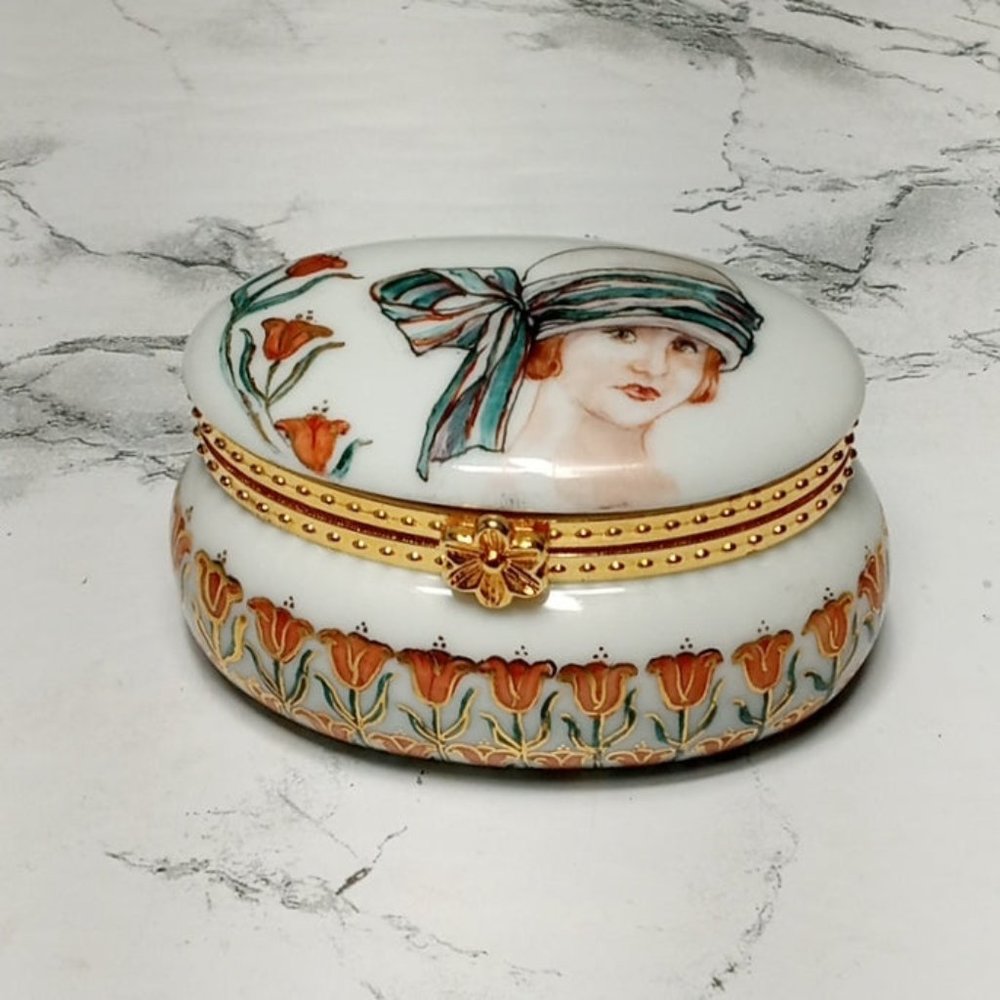 Hand Painted Porcelain Trinket Box Artist Signed ( Vintage )